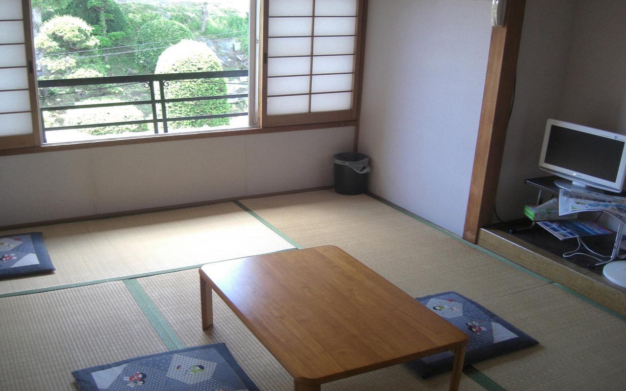 Hôtel Minshuku Fugakuso à Fujikawaguchiko Extérieur photo