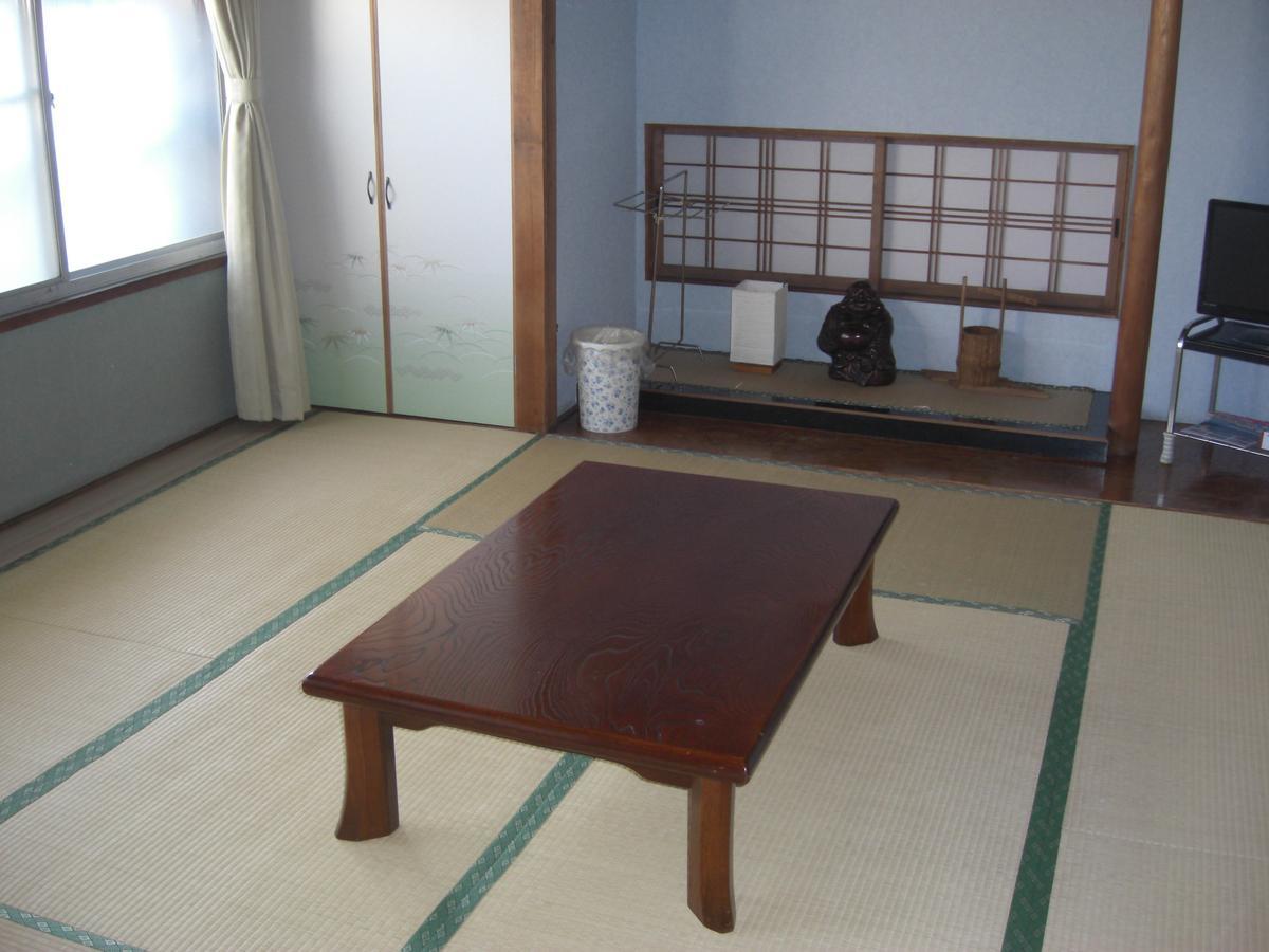 Hôtel Minshuku Fugakuso à Fujikawaguchiko Extérieur photo
